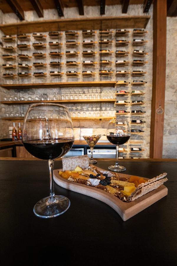 Vino ألاتشاتي المظهر الخارجي الصورة